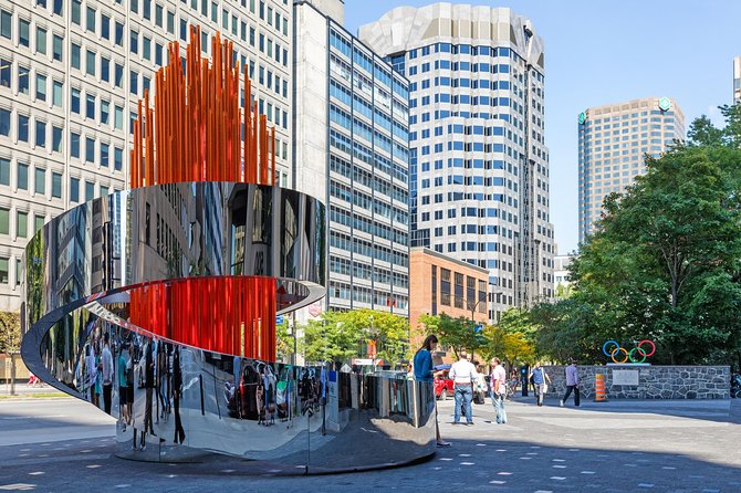 City tour; afternoon in Montreal - Walking to the Mount Royal view