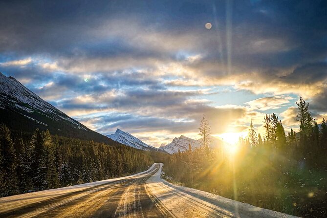 Columbia Icefield, Crowfoot Glacier and Bow ,Peyto Lake Tour - The Columbia Icefield is the costly centerpiece