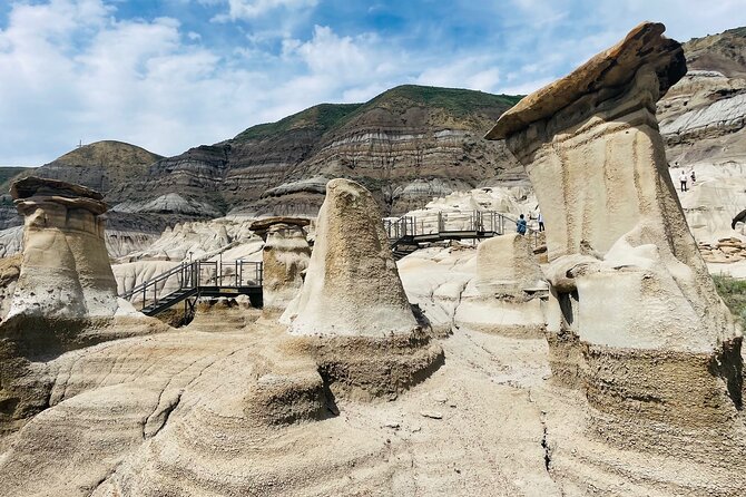 Day of Dinosaurs & Hoodoos from Calgary to Drumheller Badlands - Horseshoe Canyon: your first view of the Badlands