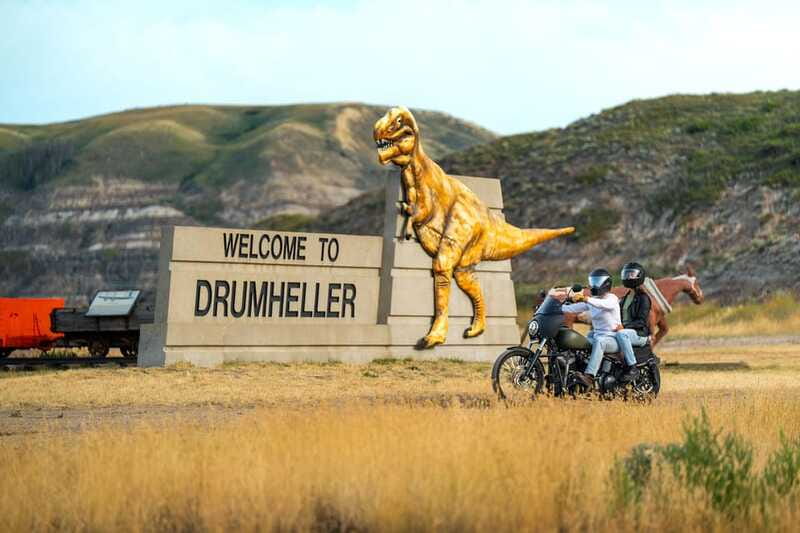 Drumheller: Dinosaurs, Canyons, & Hoodoos Day Tour - Lunch after the museum