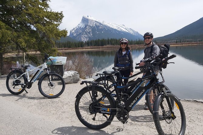 eBike and Hike Banff to Johnston Canyon small group guided program - Guides, bikes, and group feel