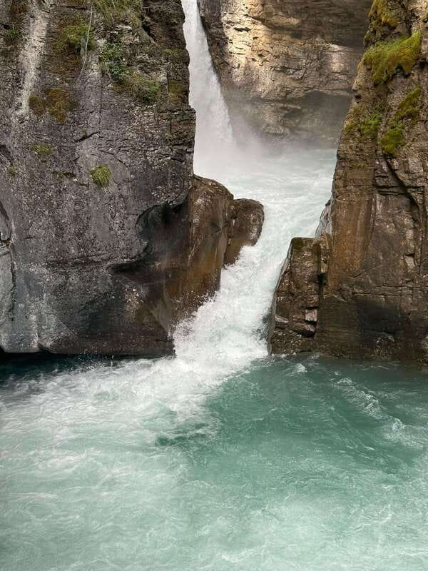 Emerald Lake, Moraine, Louise, Johnston Canyon & Banff Town - Natural Bridge and the force of the Kicking Horse River