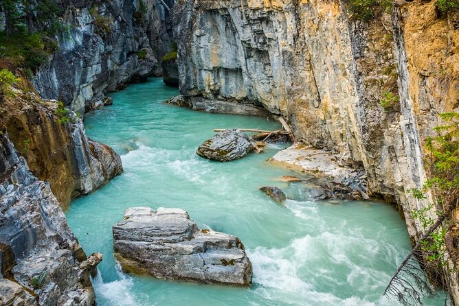 Explore 3 National Parks - Exclusive Small Group Tour - The Long Drive Is Part of the Package