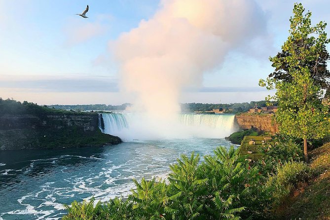 Fall for Niagara Tour - Skylon Tower adds height and perspective