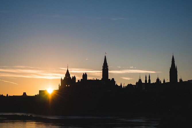 Fly over the City of Ottawa in a Helicopter - Key points at a glance