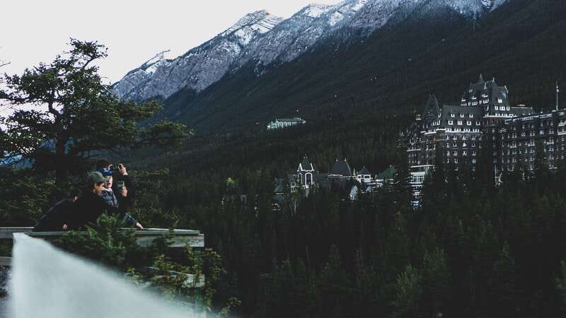 From Banff: Banff Wildlife & Scenic Highlights Premium Tour - Choosing the best season and time
