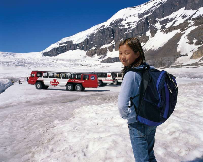 From Banff/Lake Louise: 1-Way Sightseeing Tour to Jasper - Lake Louise gives you the first big view