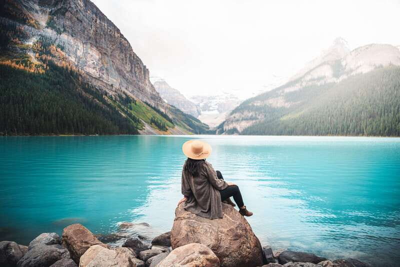 From Banff: Lake Louise and Moraine Lake Sightseeing Tour - Why this half-day outing makes sense from Banff