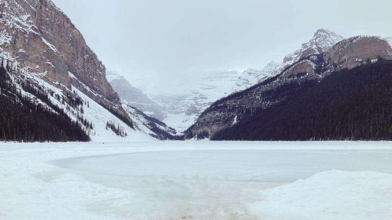 From Banff: Lake Louise and Moraine Lake Sightseeing Tour - Who should book this Banff lake tour?