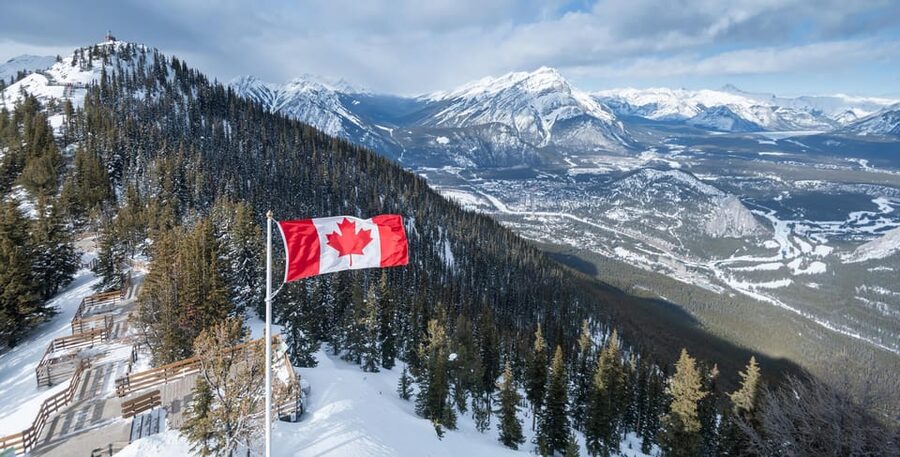 From Banff: Moraine Lake and Lake Louise Half Day Tour - Should you book the Lake Louise and Moraine Lake shuttle?