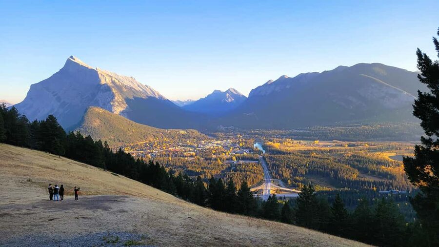 From Calgary/Canmore: Banff National Park Premium Day Trip - What the guides add to the day