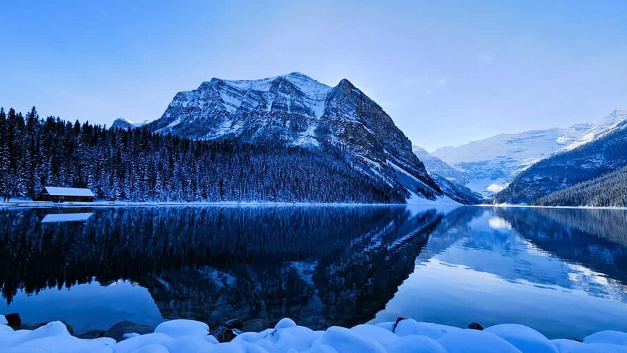 From Calgary/Canmore: Banff National Park Premium Day Trip - Two Jack Lake: a quiet first look at Banff