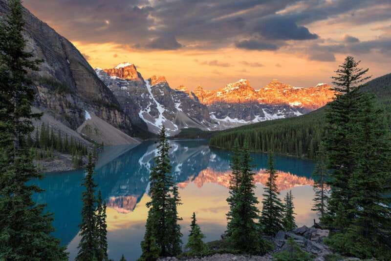 From Canmore/Banff: Moraine Lake Sunrise & Lake Louise Tour - The van ride from Canmore or Banff