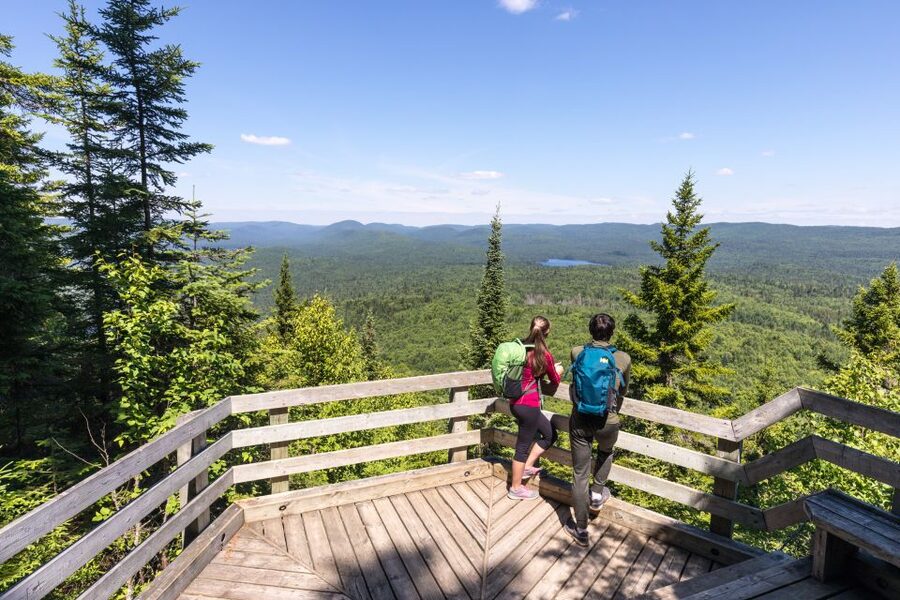 From Montreal: Mont-Tremblant National Park Hiking Day Trip - Meeting the guide at 8:00 AM