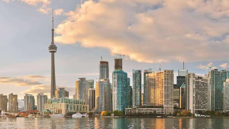 From Montreal: Toronto, Niagara Falls & 1000 Islands Tour - Day 1 begins with the Thousand Islands