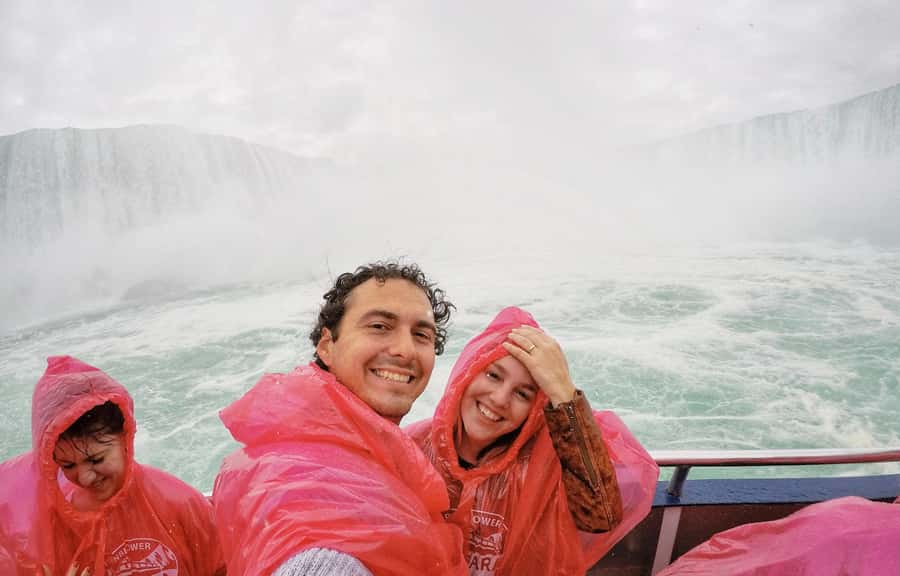 From Toronto: Niagara Falls Tour + Boat Ride and/or Journey - Maple Leaf Place and the syrup tasting