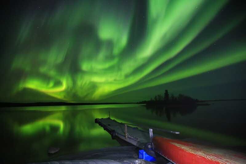 From Yellowknife: Northern Lights Bus Tour with Photos - Stop three: the patient search can pay off