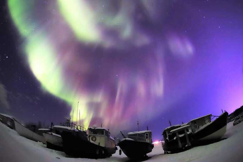 From Yellowknife: Northern Lights Bus Tour with Photos - How much value do you get for $72?