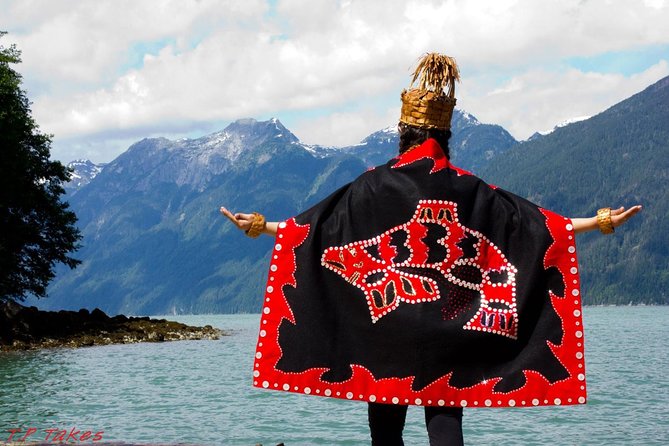 Great Bears of Bute: Grizzly Bear Viewing & Indigenous Cultural Tour - Hearing Homalco stories beside the river