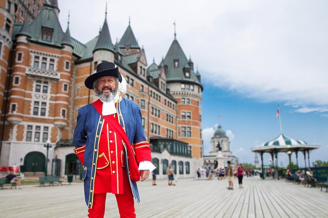 Guided Tour of the Fairmont Le Chateau Frontenac in Quebec City - The 10-minute exterior introduction