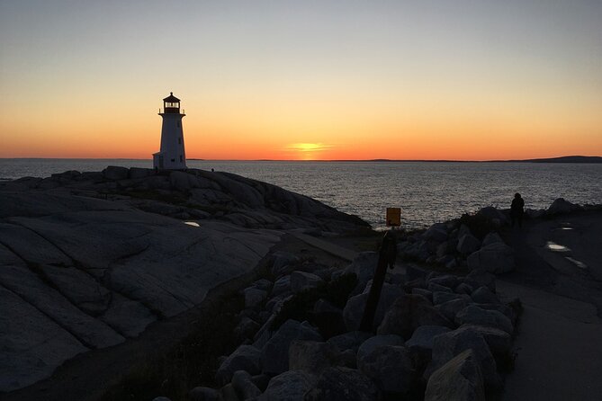 Half Day Small Group Tour in Peggy's Cove and Titanic Cemetery - Who Should Book This Tour?