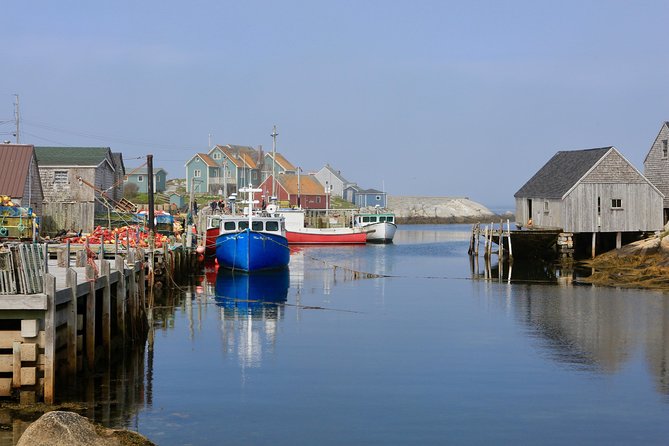 Halifax: Peggy's Cove tour - Shops, galleries, and local character