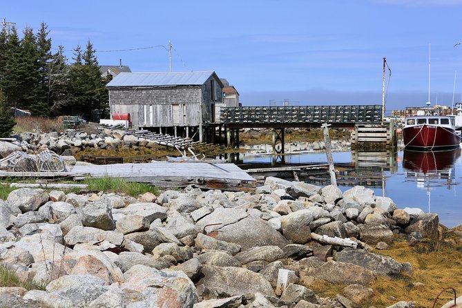 Halifax: Peggy's Cove tour - The road west and the value of the guide