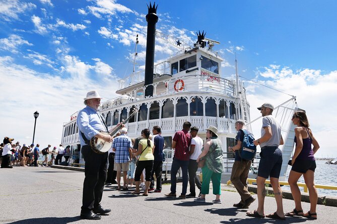 Heart of the 1000 Islands Sightseeing Cruise - Leaving Kingston for the St. Lawrence River