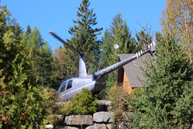 Helicopter Tour Over Mont-Tremblant 70KM ( 20 min ) - Taking off from 72 QC-117
