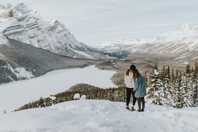 Icefields Parkway and Ice Bubbles of Abraham Lake Adventure - What to wear for an Alberta winter day