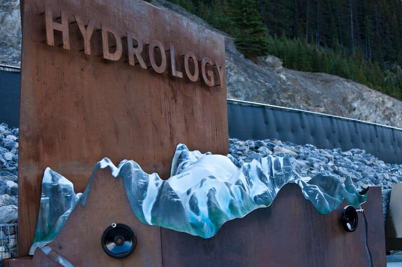 Jasper: Columbia Icefield Skywalk - Audio guides and learning along the route