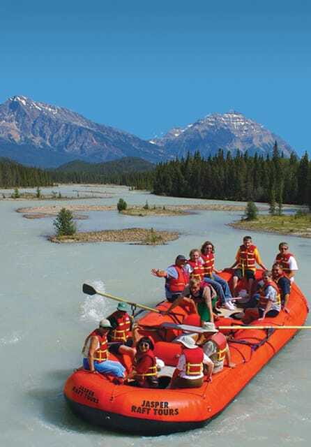 Jasper: Jasper National Park Easy 2-Hour Rafting Trip - Mountain views and a different view of Jasper