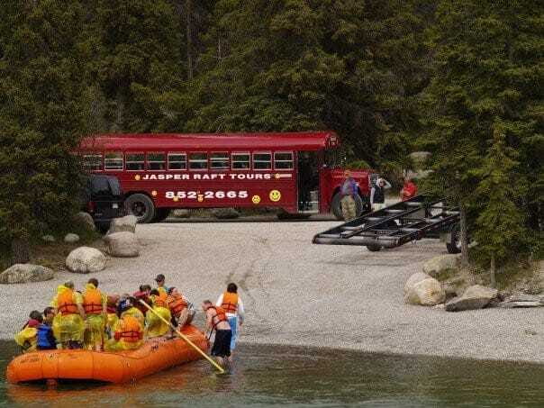 Jasper: Jasper National Park Easy 2-Hour Rafting Trip - Wildlife watching from the river