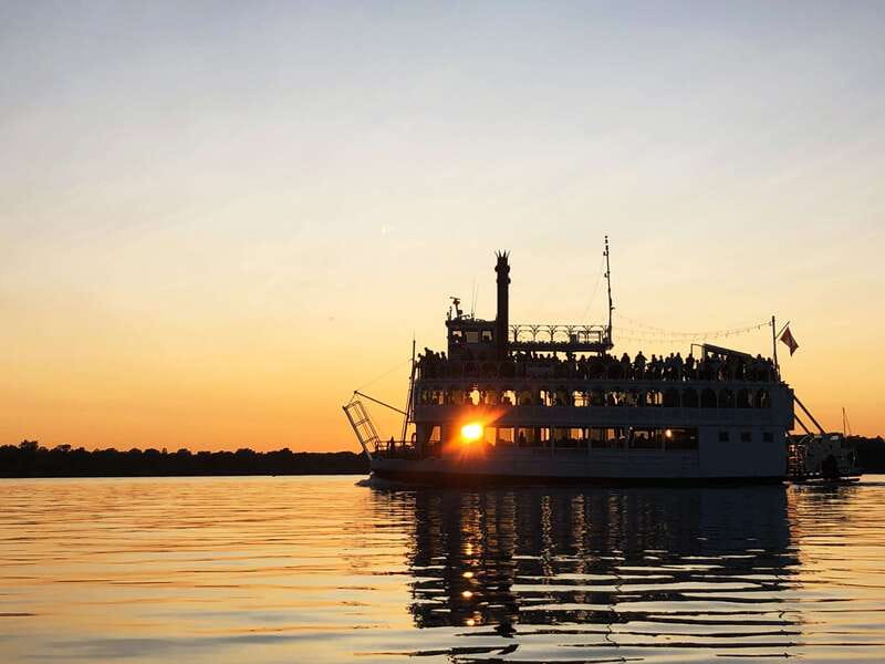 Kingston: Heart of the Thousand Islands Riverboat Cruise - Kingston is the right place to begin