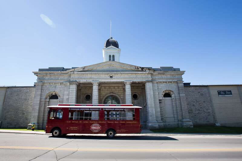 Kingston: Hop-On Hop-Off Trolley Tour - Queen’s University and the old town