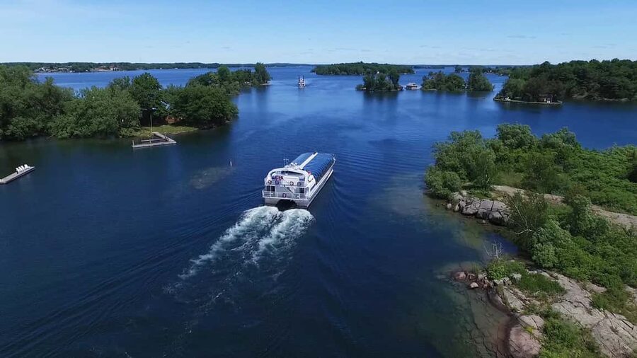 Kingston: Lunch Cruise of Thousand Islands - Napoleon’s Hat, Wanderer’s Channel, and Bateau Channel