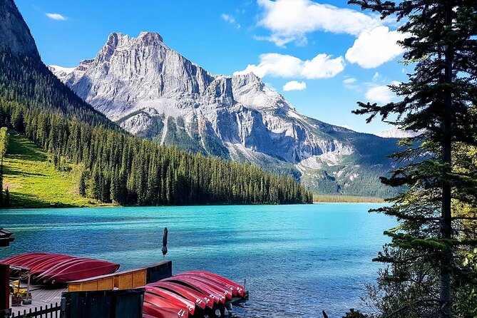 Lake Louise & Yoho National Park Day Tour from Calgary/Banff - How the guide affects the day