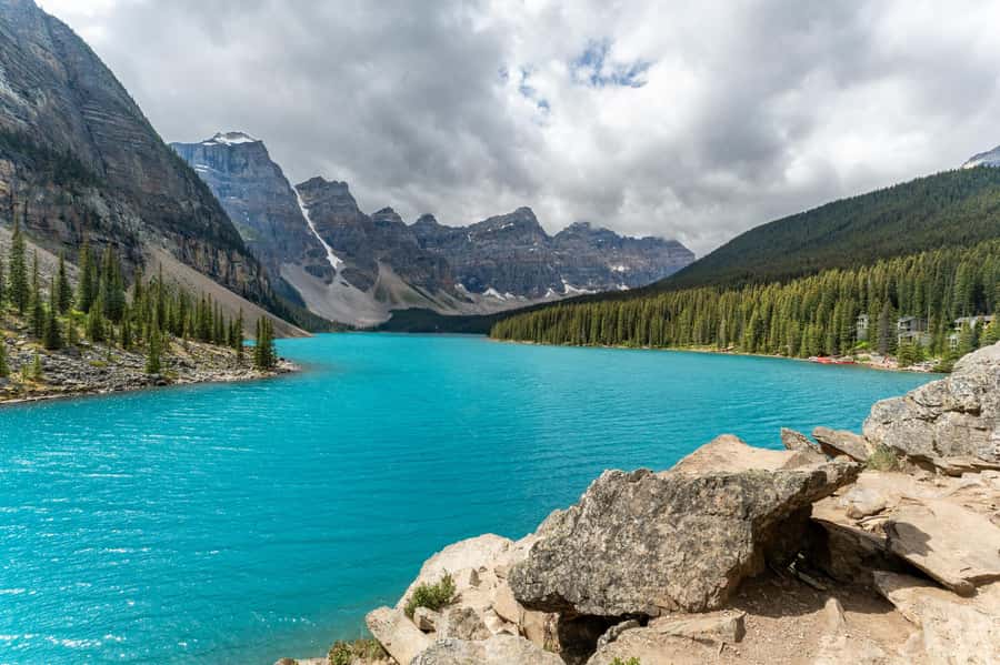 Lakes Moraine, Louise, Emerald, Johnston Canyon & Yoho Tour - Johnston Canyon: waterfalls with a real walk