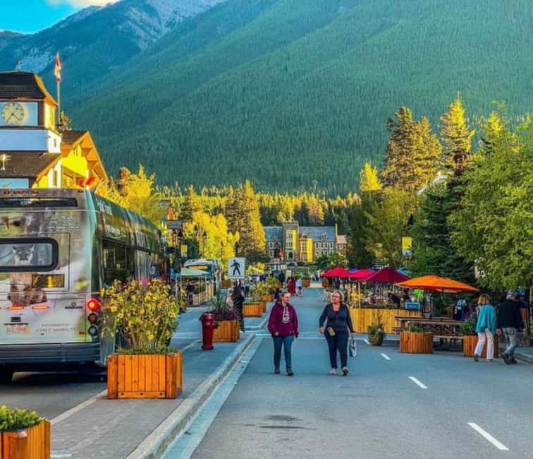 Louise Louise, Banff Gondola, Minnewanka & Emerald Lakes - The vehicle, group size, and pace