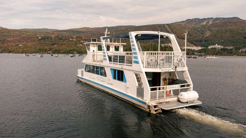 Mont-Tremblant: Guided Scenic Lake Cruise - Setting out from the federal wharf