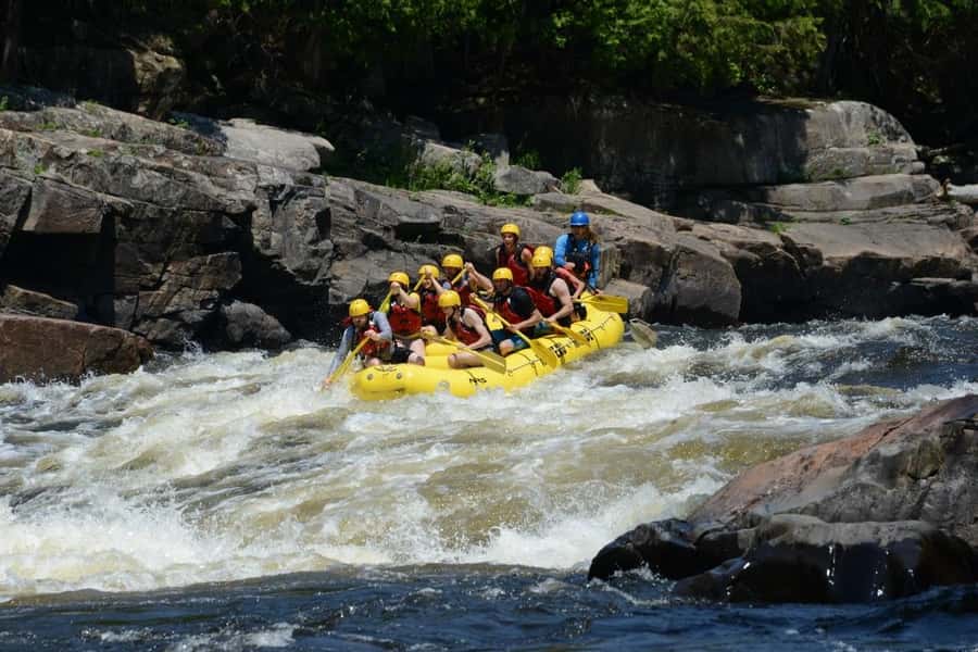 Mont-Tremblant: Half-Day White Water Rafting - What the equipment and group size mean