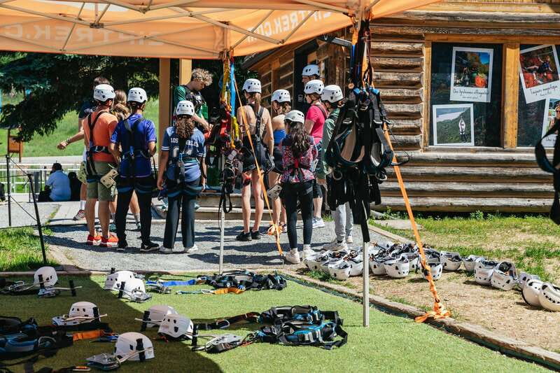 Mont Tremblant: Summit Zip-Lining Tour with 5 Zip Lines - Hiking, stairs, and the physical side