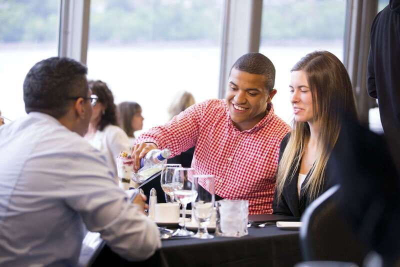 Montréal: 3 or 5-Course Dinner Cruise with DJ & Dancing - Service, Seating, and Small Friction Points