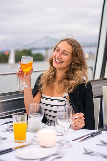 Montreal: Bateau-Mouche Cruise with A La Carte Dinner Option - Choosing the right evening for your plans