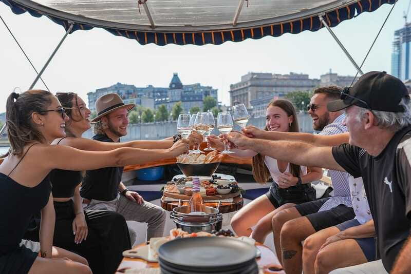 Montreal: Electric Boat Cruise with Onboard Drinks - Drinks, seating, and the small details