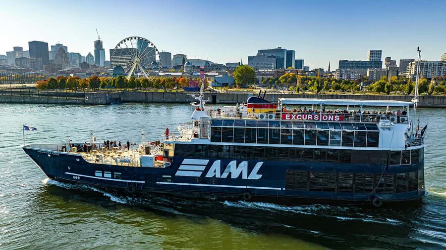 Montréal: Guided Sightseeing River Cruise - Olympic Stadium and the eastern shoreline