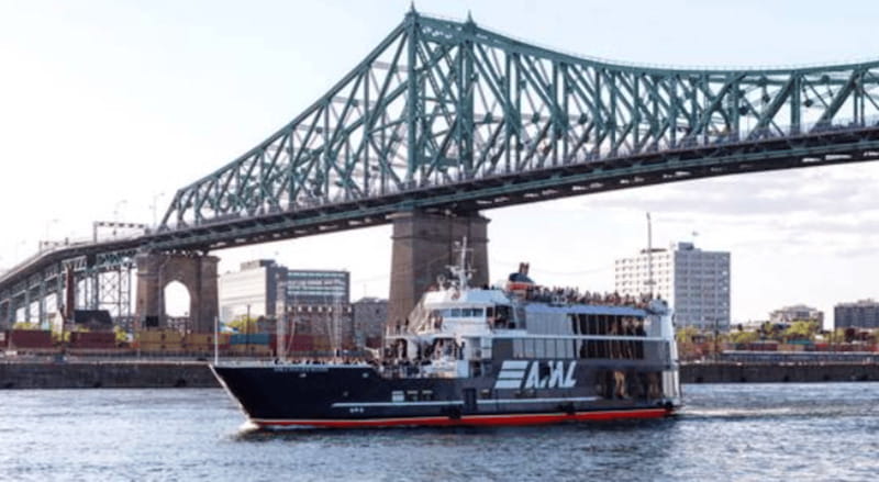 Montréal: Guided Sightseeing River Cruise - Returning with the best city views
