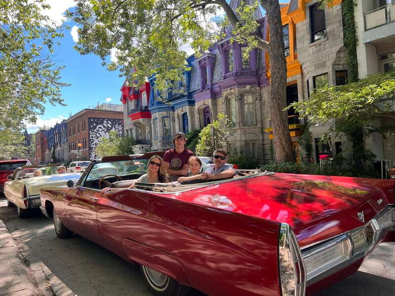 Montréal: Guided Tour in Vintage Convertible Cadillac - Chinatown and the Plateau in the two-hour route