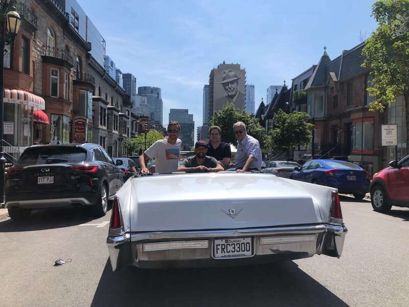 Montréal: Guided Tour in Vintage Convertible Cadillac - What the guides add beyond the route