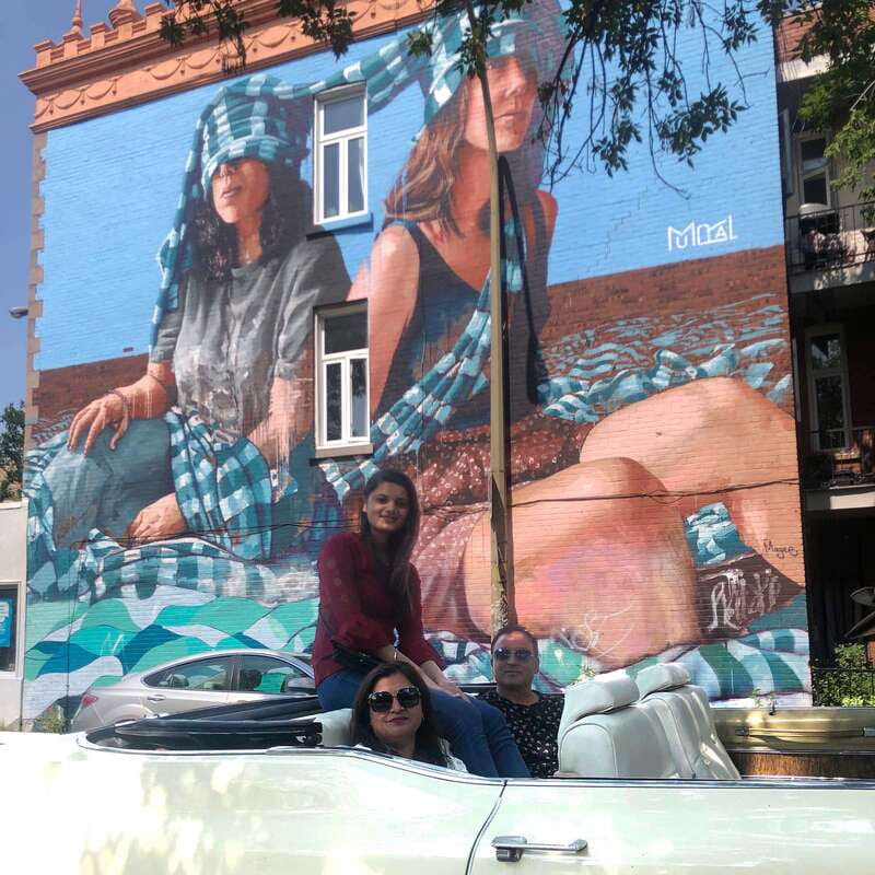 Montréal: Guided Tour in Vintage Convertible Cadillac - Choosing one, two, or three hours